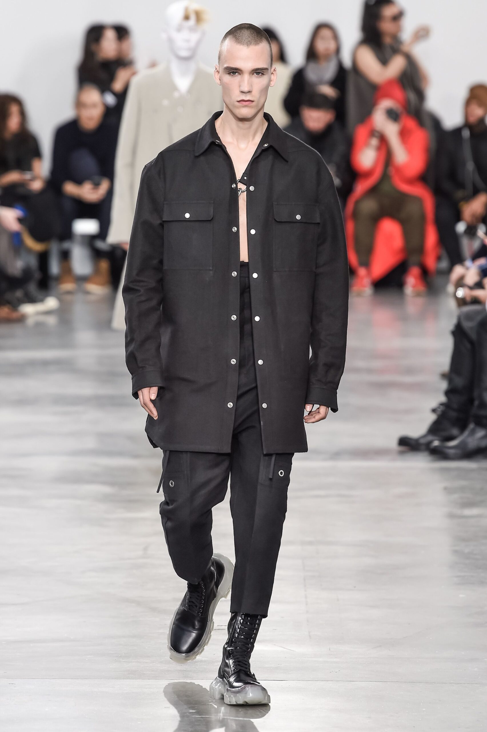 https://static.rain-mag.com/2018/01/Rick-Owens-Menswear-FW18-Paris-looks-18-scaled.jpg