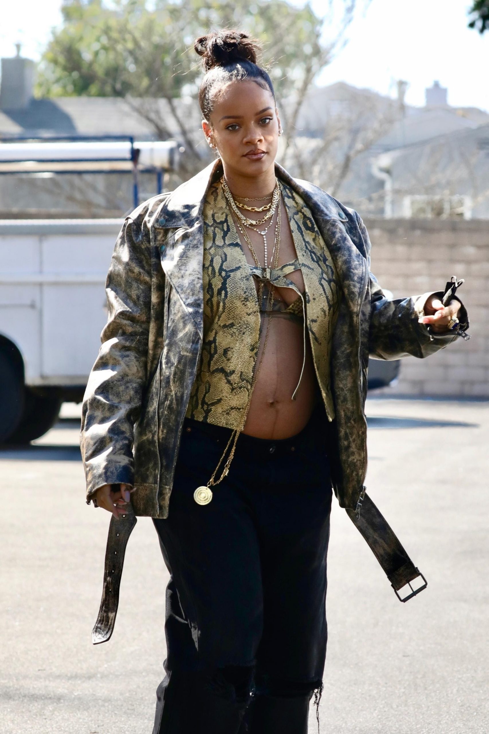 Rihanna pregnancy fashion