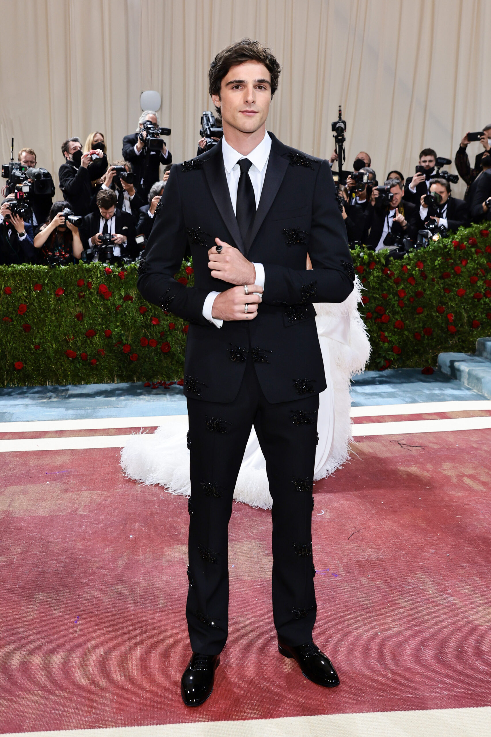 Jacob Elordi wears BURBERRY to The 2022 Met Gala  (Photo by Jamie McCarthy/Getty Images)