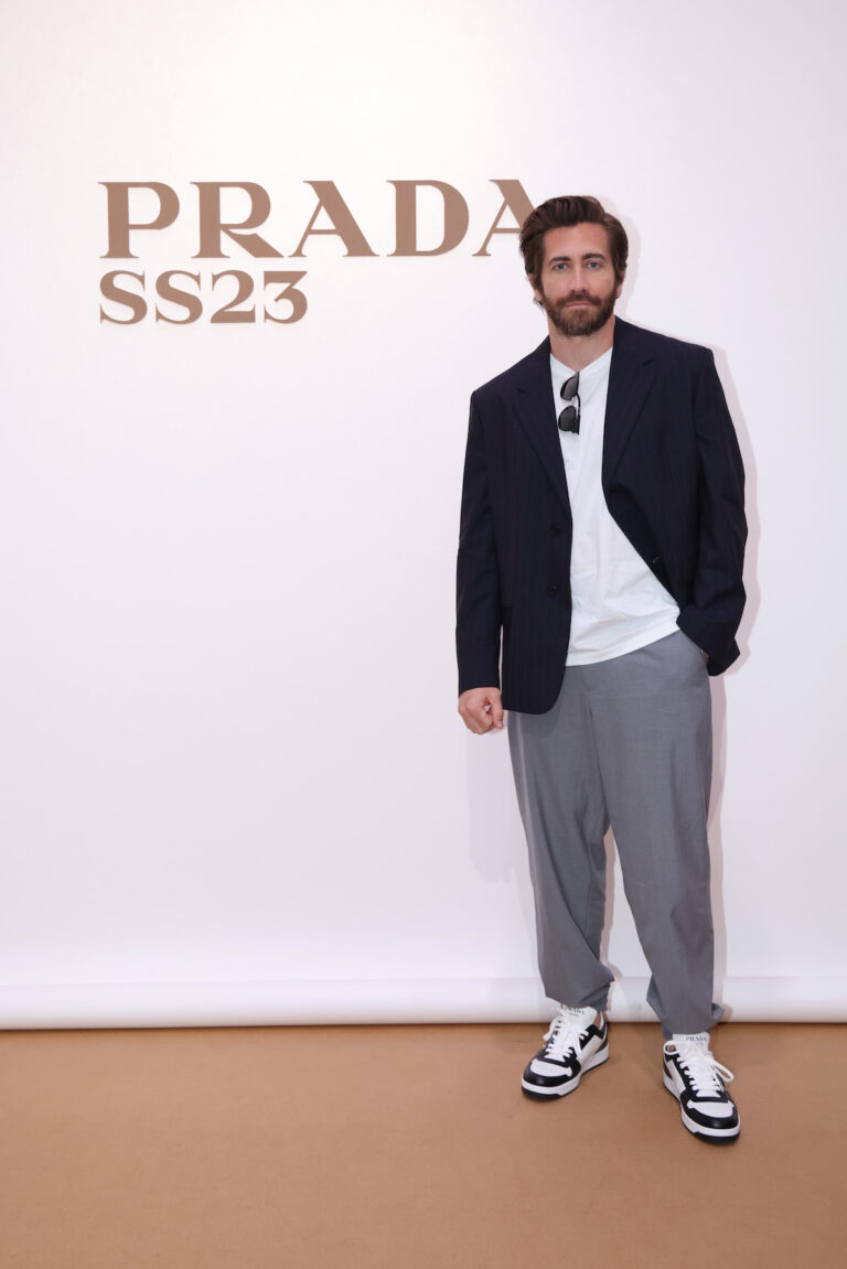 Jake Gyllenhaal attends Prada Spring/Summer 2023 Menswear Fashion Show on June 19, 2022 in Milan, Italy. (Photo by Vittorio Zunino Celotto/Getty Images for Prada)