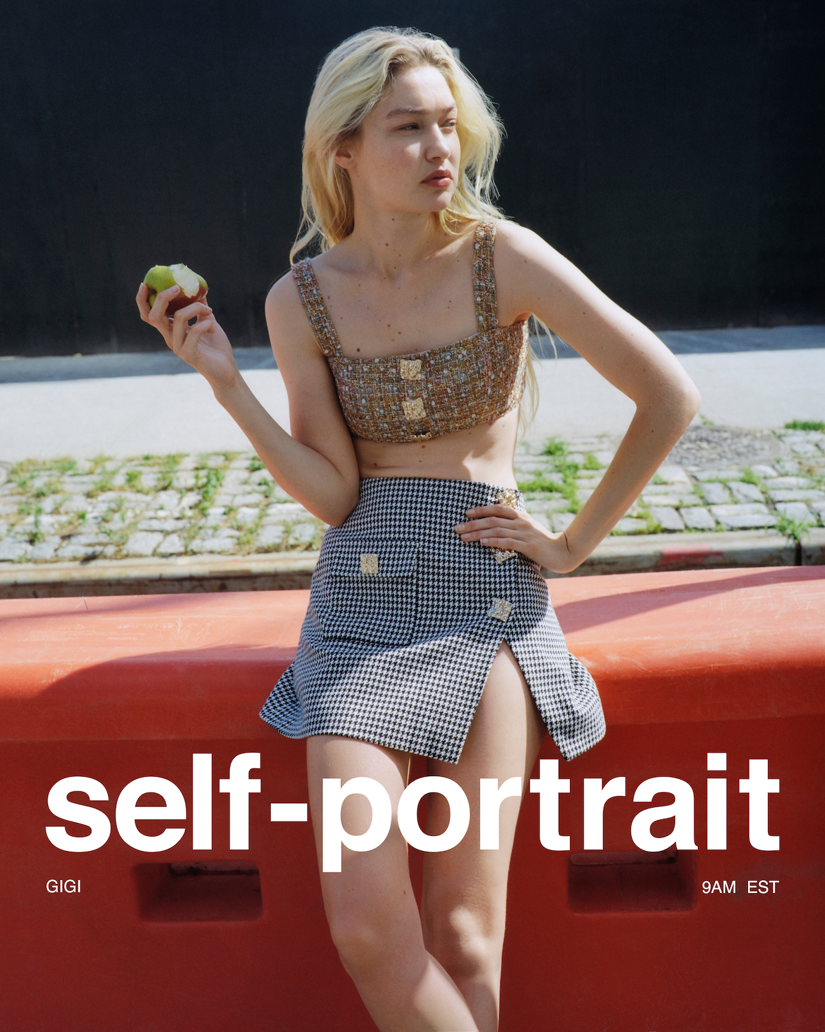 self-portrait_AW22 Collection_Gigi Hadid_©self-portrait_Zoe Ghertner_04 (Logo)