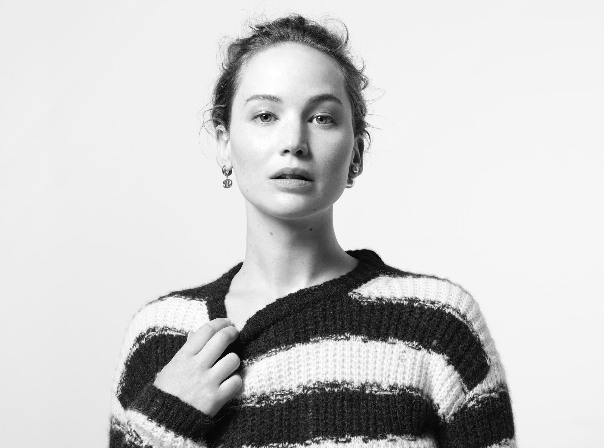 Jennifer Lawrence stars in new film and campaign for Dior Lady 95.22