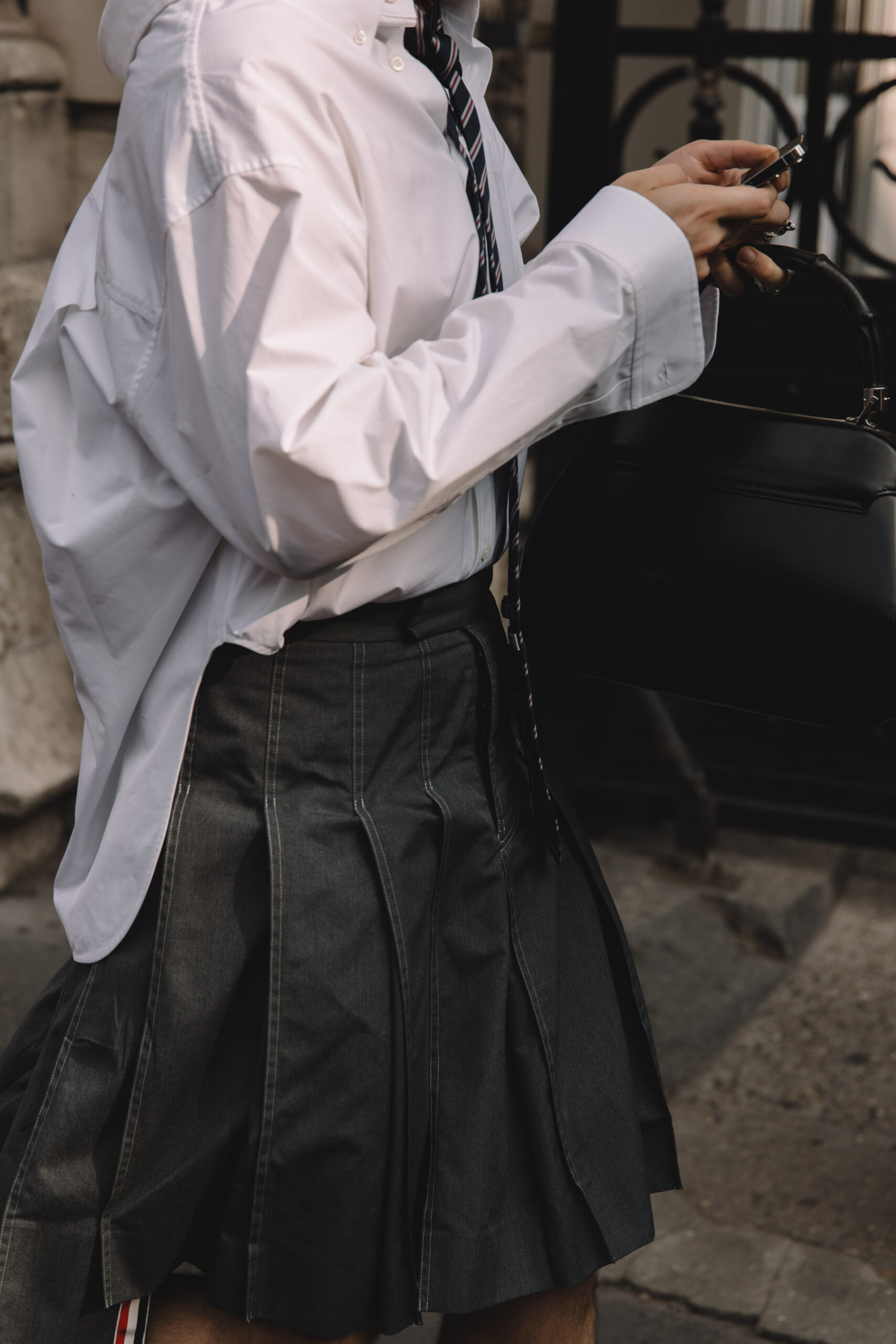 https://static.rain-mag.com/2023/07/Thom-Browne-Streetstyle-Haute-Couture-Week-AW23-12-scaled.jpg