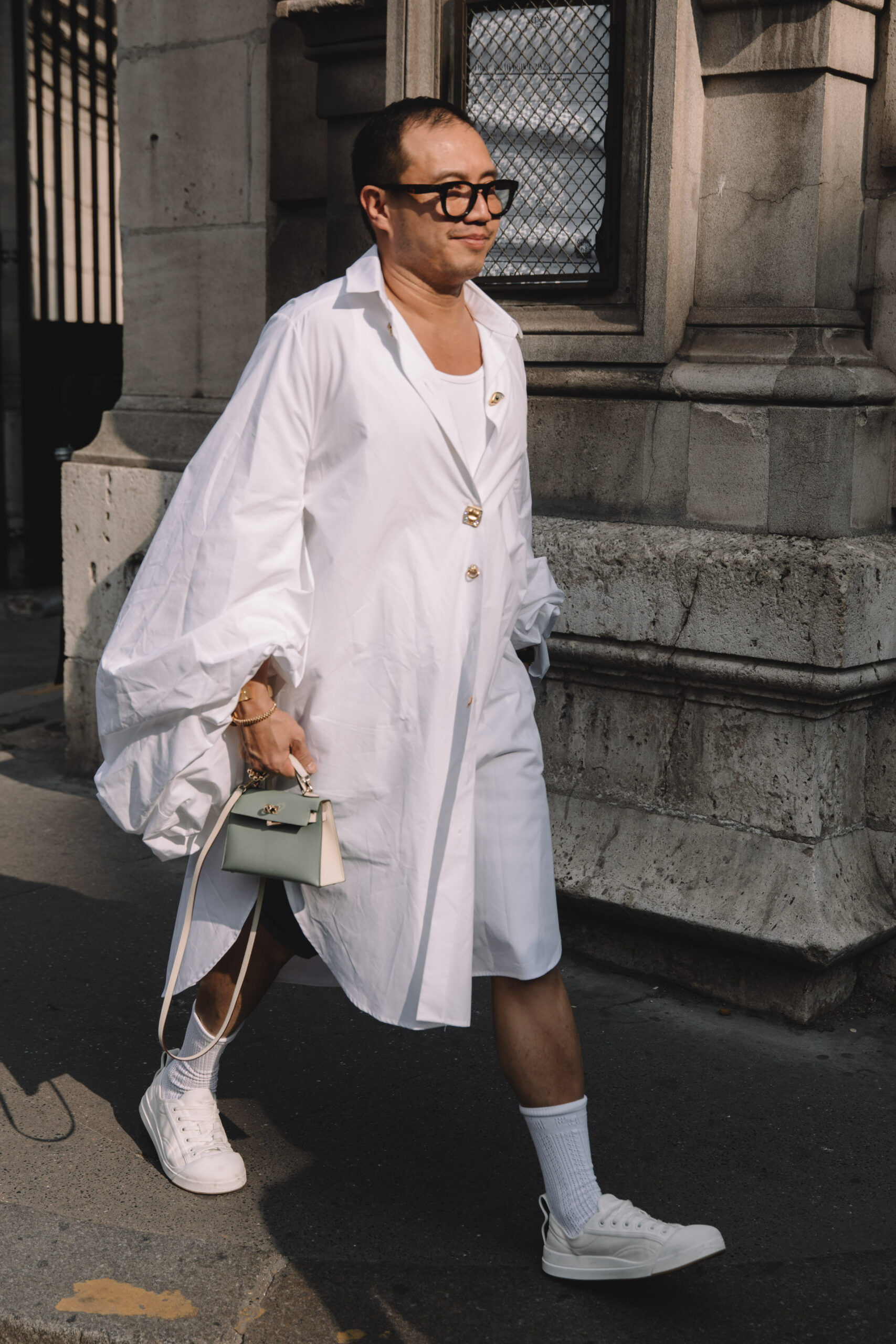 https://static.rain-mag.com/2023/07/Thom-Browne-Streetstyle-Haute-Couture-Week-AW23-6-scaled.jpg