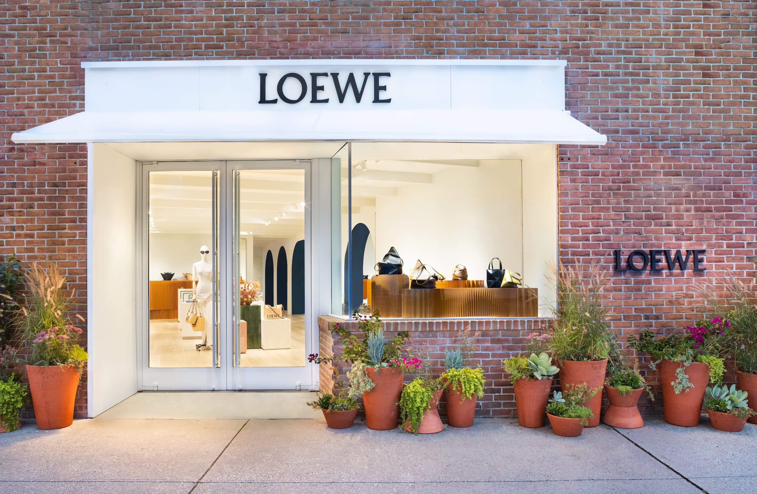 LOEWE Opens New Store in East Hampton: Where Art, Craft, and Fashion Meet Sustainability