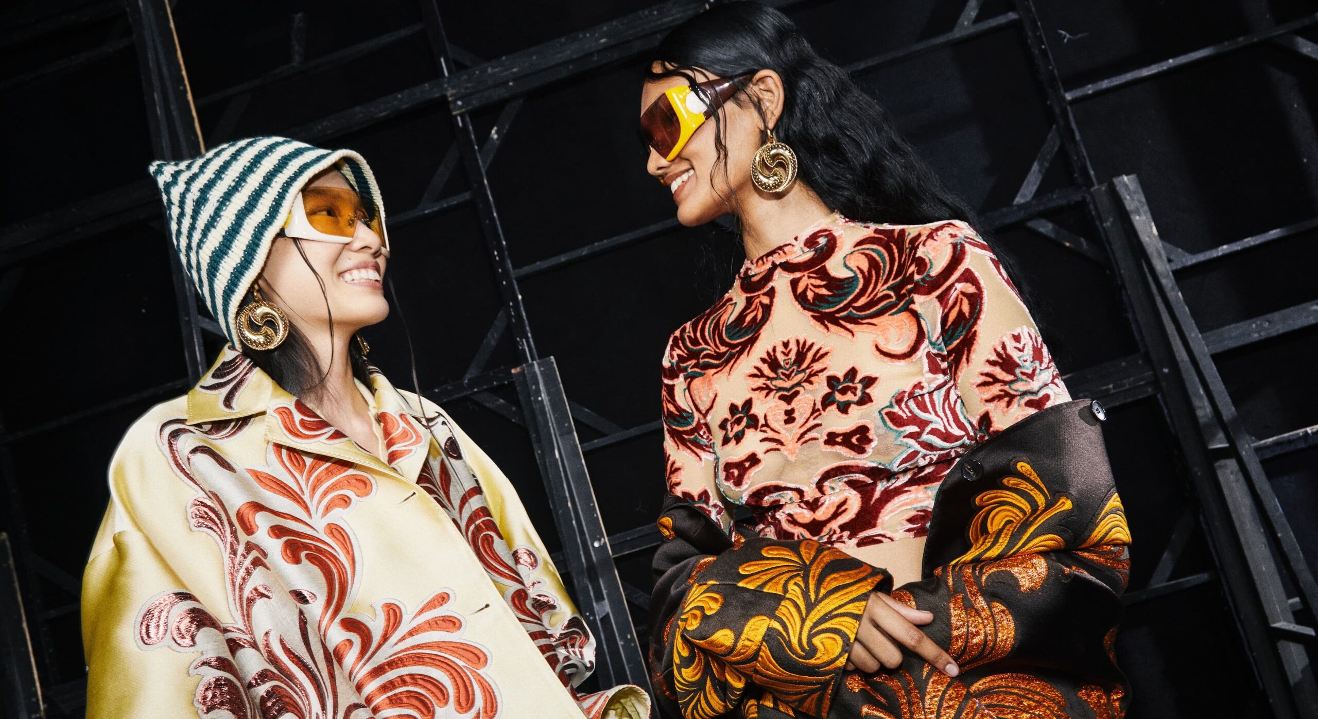 ETRO SS24: Sartorial Elegance & Whimsy in a Realm Beyond Conventions