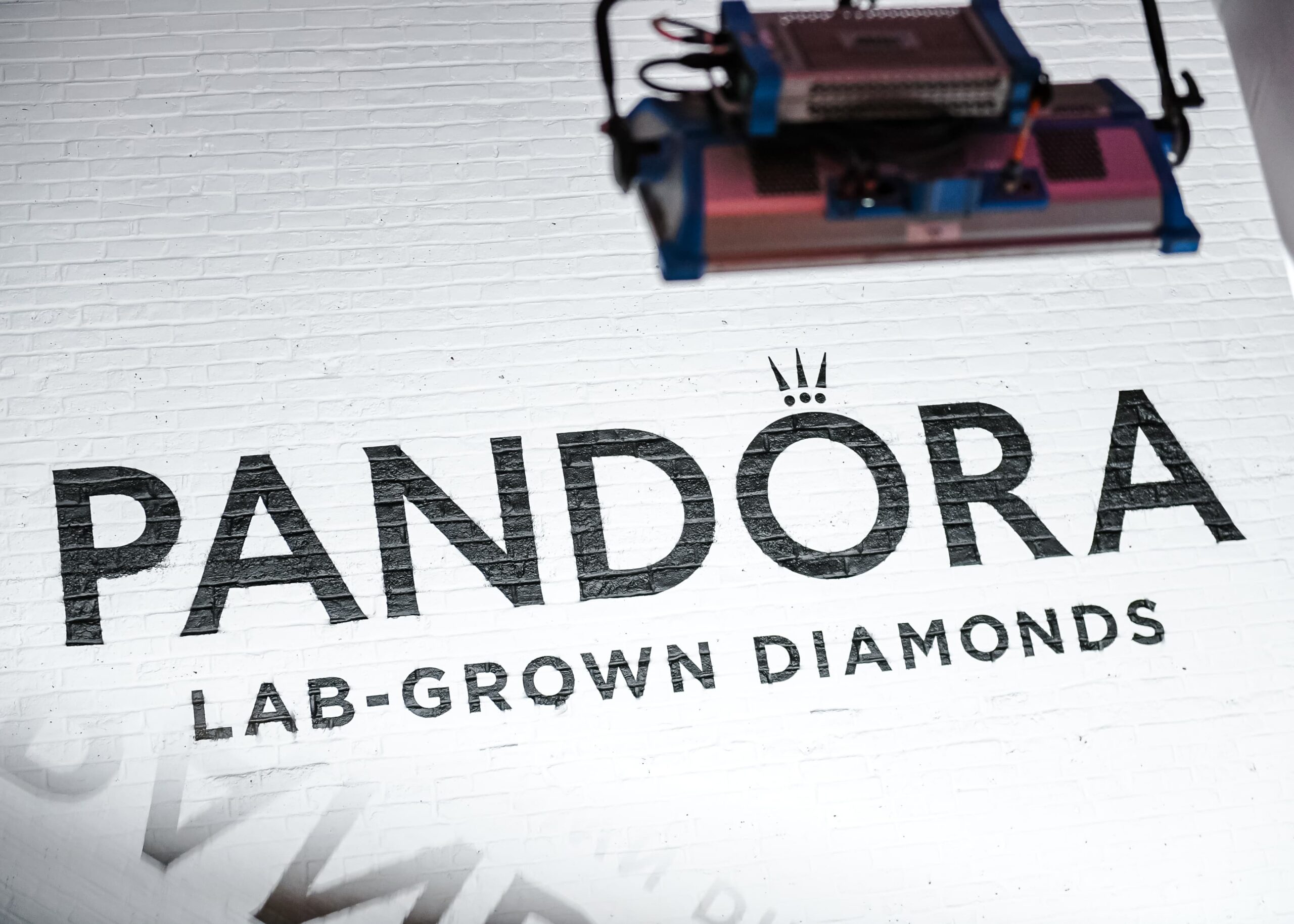 PANDORA Shines Bright at New York Fashion Week Celebrating Lab-Grown Diamonds