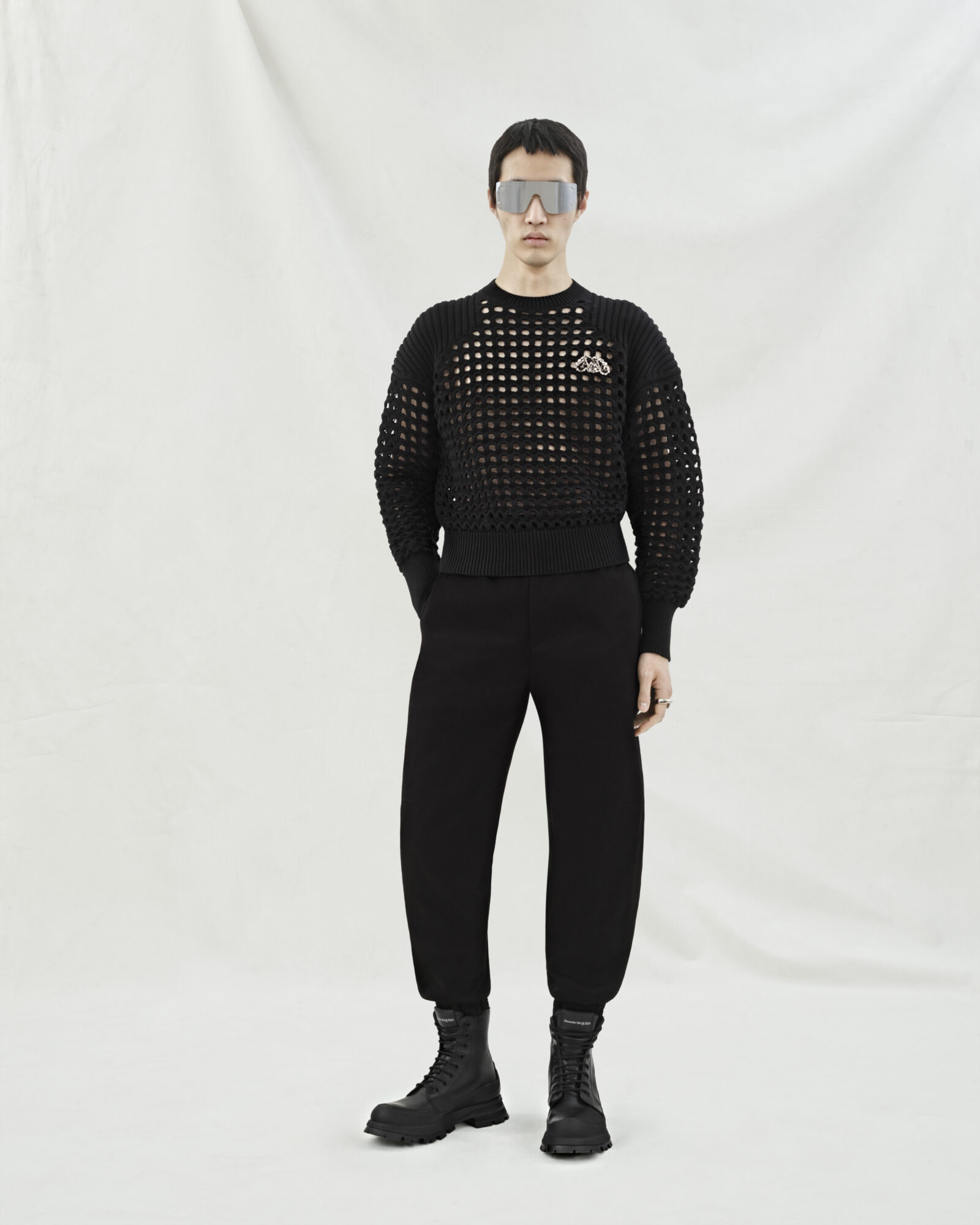 Look 14: Three-dimensional mesh knit jumper adorned with a crystal seal appliqué