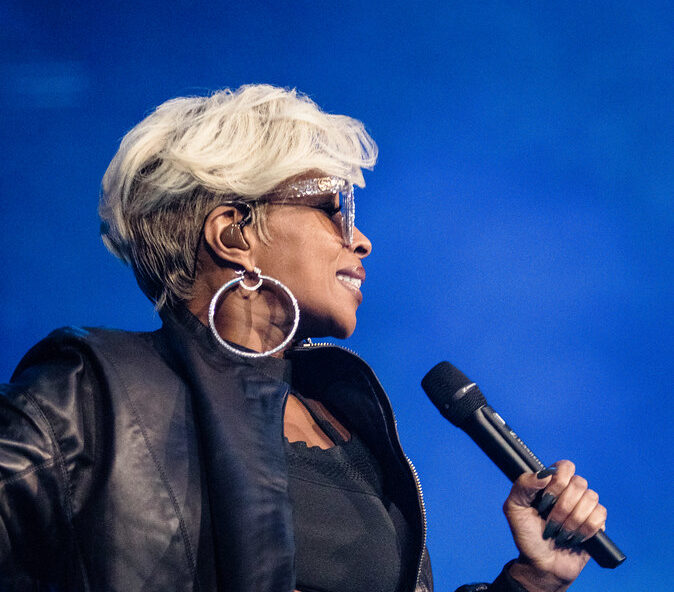 Glitz and Beats: The 2023 CFDA Fashion Awards Celebrate Hip Hop’s Runway Revolution with Mary J. Blige