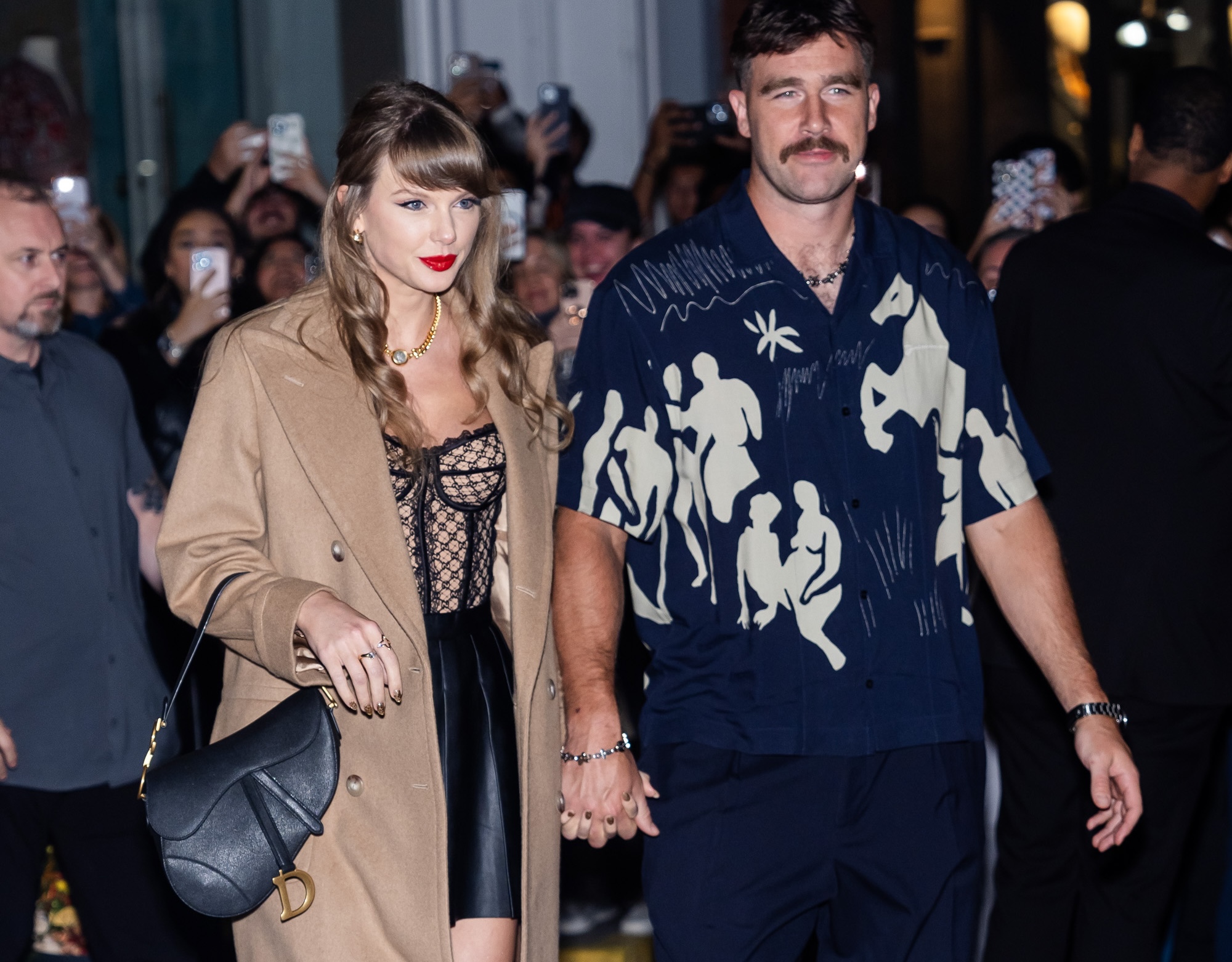 Taylor Swift Epitomizes Modern Elegance with Striking Ensemble in New York City