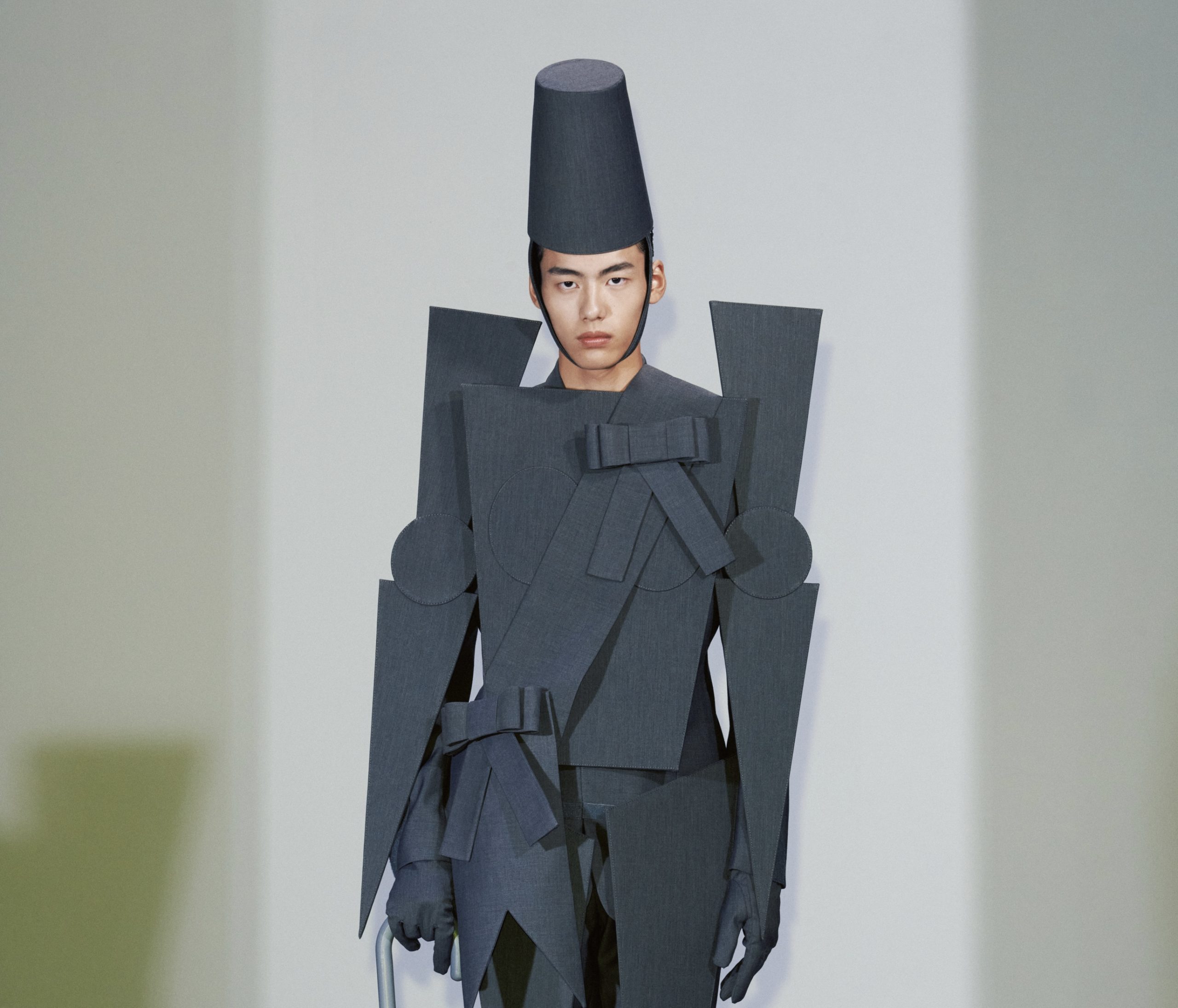 Xander Zhou Spring-Summer 2025 High-Tech Couture Bridges Centuries of Performance