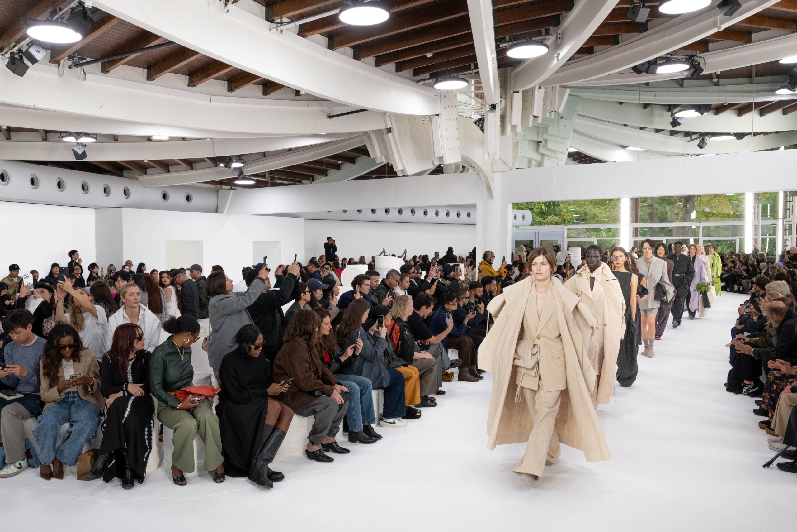 Issey Miyake Spring-Summer Collection 2025: Whispers of Paper