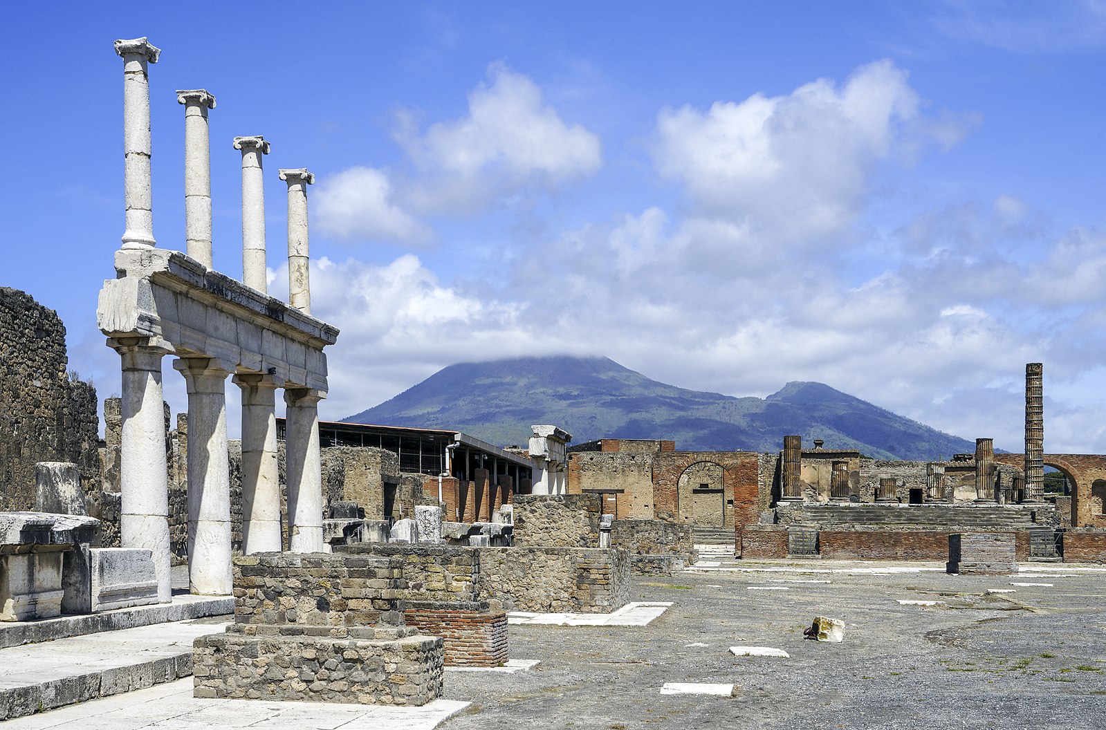 Forum Pompeii Vesuvio