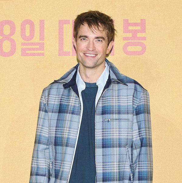 Robert Pattinson Wears Dior Men at ‘Mickey 17’ Seoul Press Conference