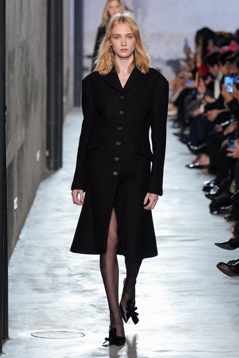 N°21 FW25 Look 1