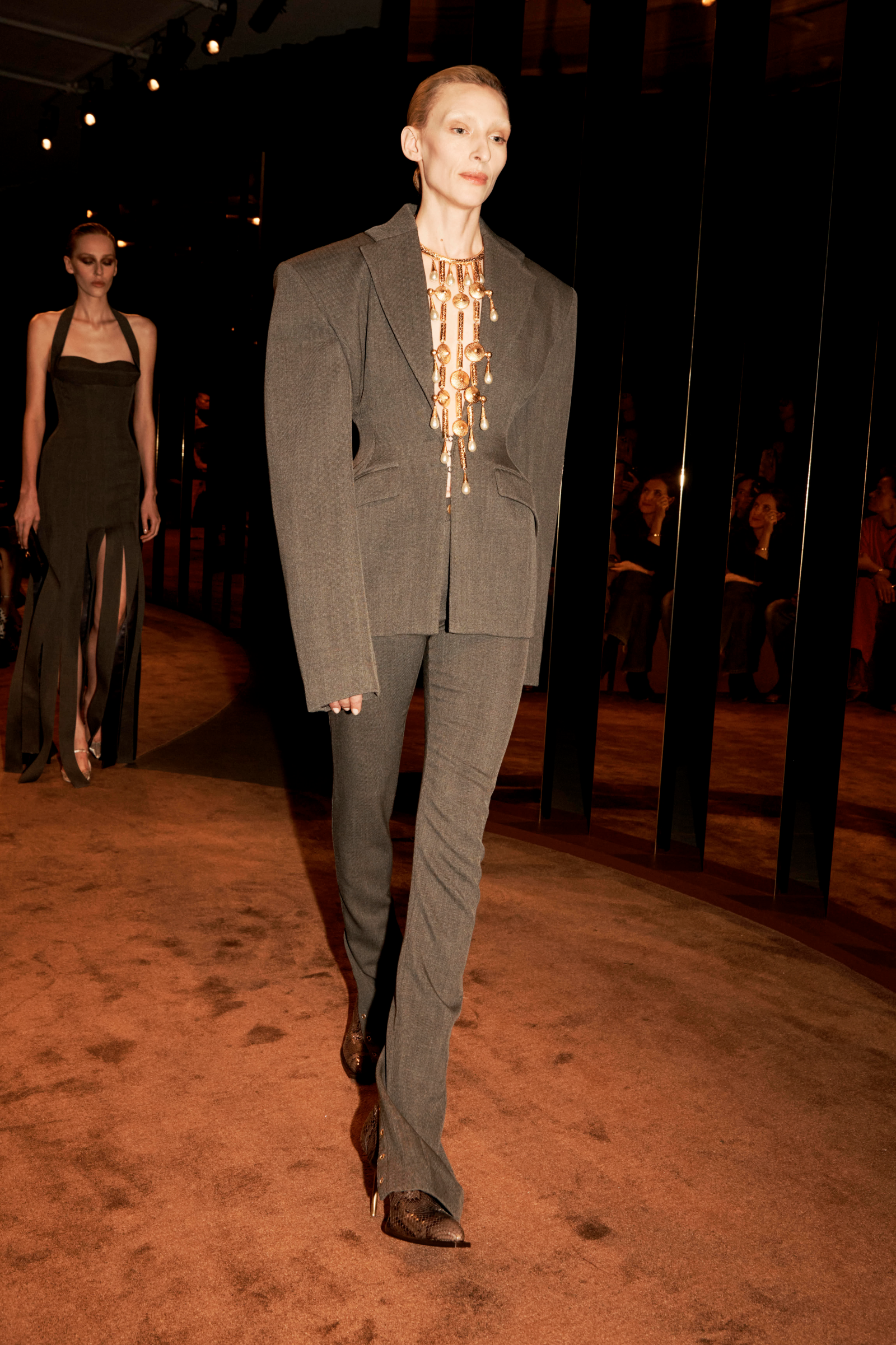 Schiaparelli RTW FW25: Look 28